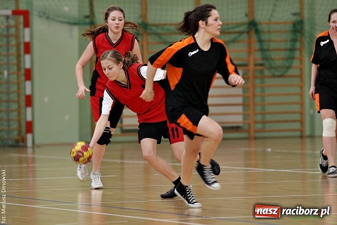 Zdjęcie w galerii na portalu naszraciborz.pl: Gimnazjalne finały piłki ręcznej - zobacz, kto wygrał  wiadomości z regionu