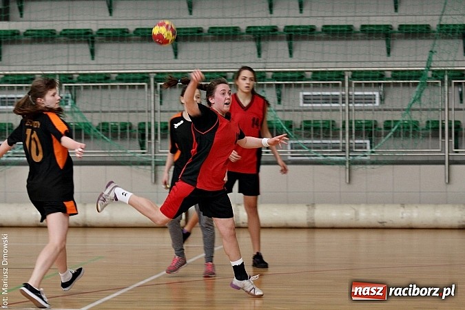 Zdjęcie w galerii na portalu naszraciborz.pl: Gimnazjalne finały piłki ręcznej - zobacz, kto wygrał  wiadomości z regionu
