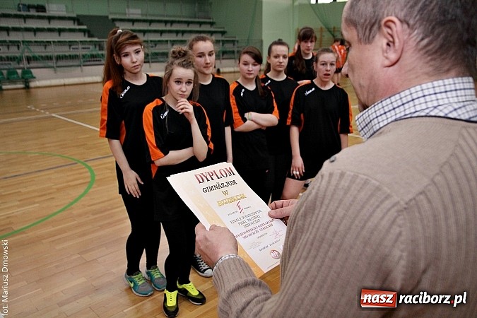Zdjęcie w galerii na portalu naszraciborz.pl: Gimnazjalne finały piłki ręcznej - zobacz, kto wygrał  wiadomości z regionu