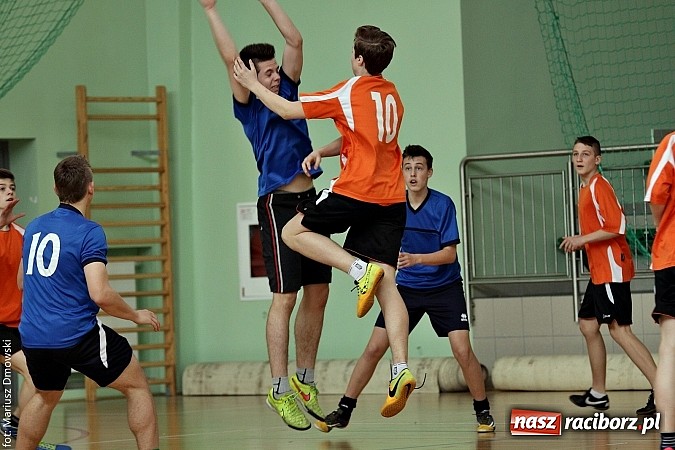 Zdjęcie w galerii na portalu naszraciborz.pl: Gimnazjalne finały piłki ręcznej - zobacz, kto wygrał  wiadomości z regionu