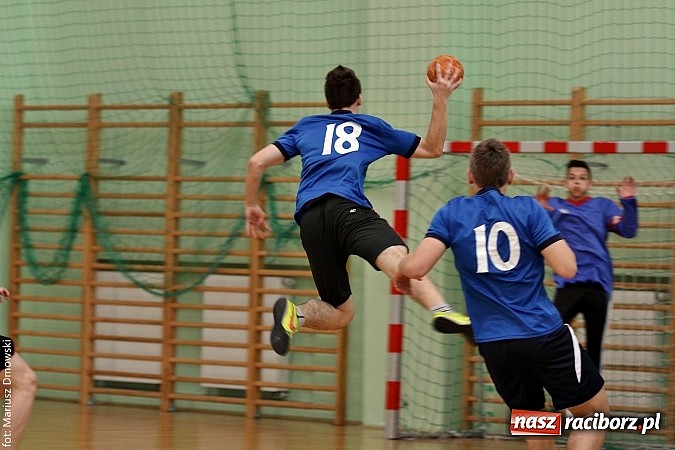 Zdjęcie w galerii na portalu naszraciborz.pl: Gimnazjalne finały piłki ręcznej - zobacz, kto wygrał  wiadomości z regionu