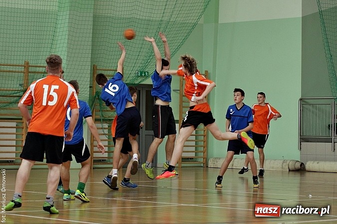 Zdjęcie w galerii na portalu naszraciborz.pl: Gimnazjalne finały piłki ręcznej - zobacz, kto wygrał  wiadomości z regionu