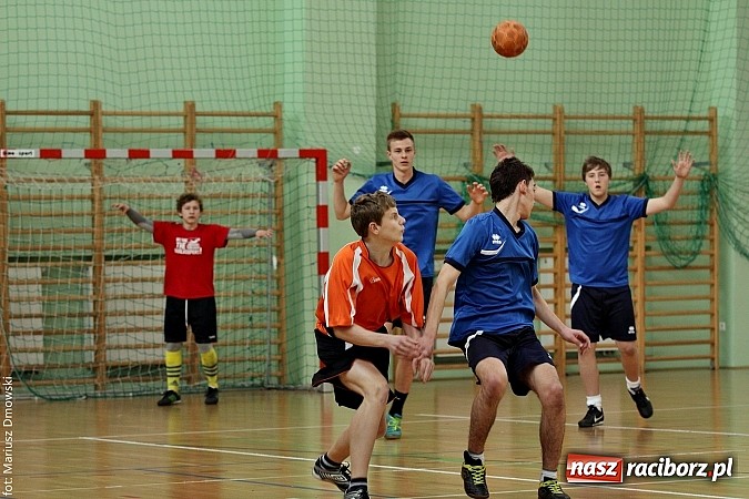 Zdjęcie w galerii na portalu naszraciborz.pl: Gimnazjalne finały piłki ręcznej - zobacz, kto wygrał  wiadomości z regionu