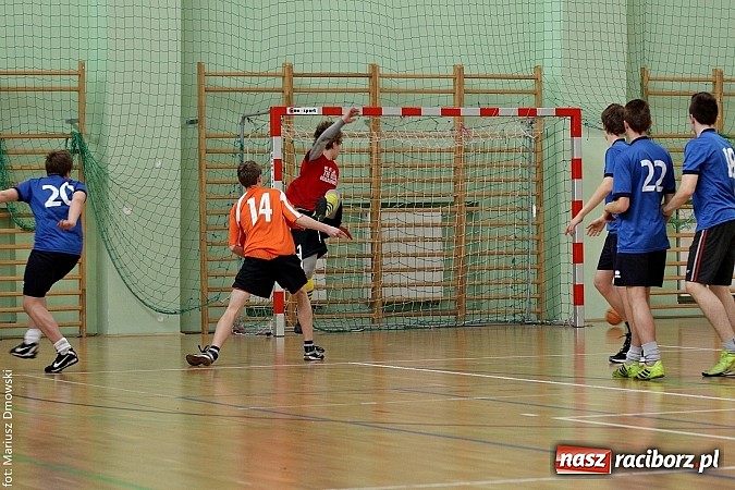 Zdjęcie w galerii na portalu naszraciborz.pl: Gimnazjalne finały piłki ręcznej - zobacz, kto wygrał  wiadomości z regionu