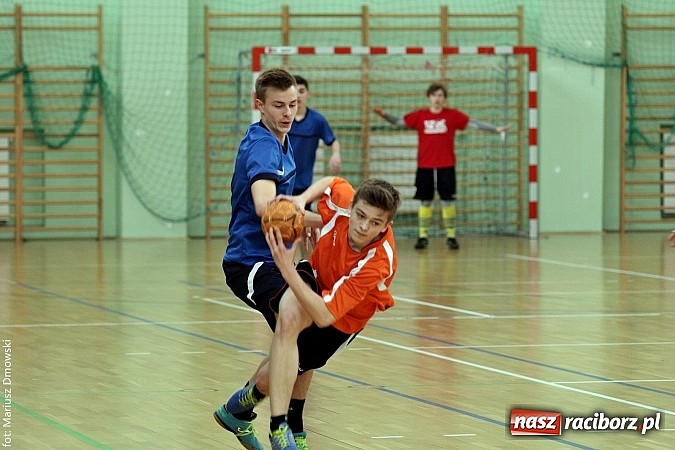 Zdjęcie w galerii na portalu naszraciborz.pl: Gimnazjalne finały piłki ręcznej - zobacz, kto wygrał  wiadomości z regionu