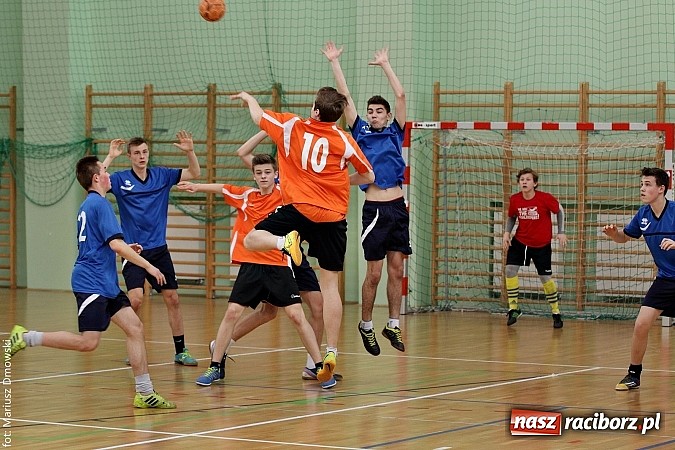 Zdjęcie w galerii na portalu naszraciborz.pl: Gimnazjalne finały piłki ręcznej - zobacz, kto wygrał  wiadomości z regionu