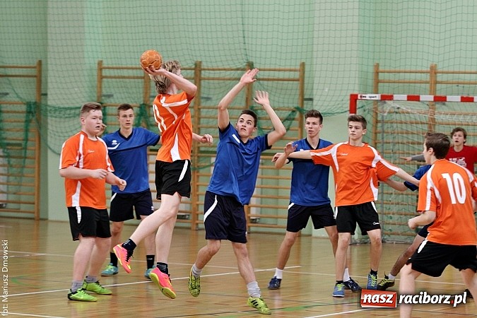 Zdjęcie w galerii na portalu naszraciborz.pl: Gimnazjalne finały piłki ręcznej - zobacz, kto wygrał  wiadomości z regionu