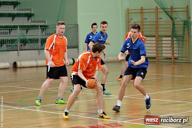 Zdjęcie w galerii na portalu naszraciborz.pl: Gimnazjalne finały piłki ręcznej - zobacz, kto wygrał  wiadomości z regionu