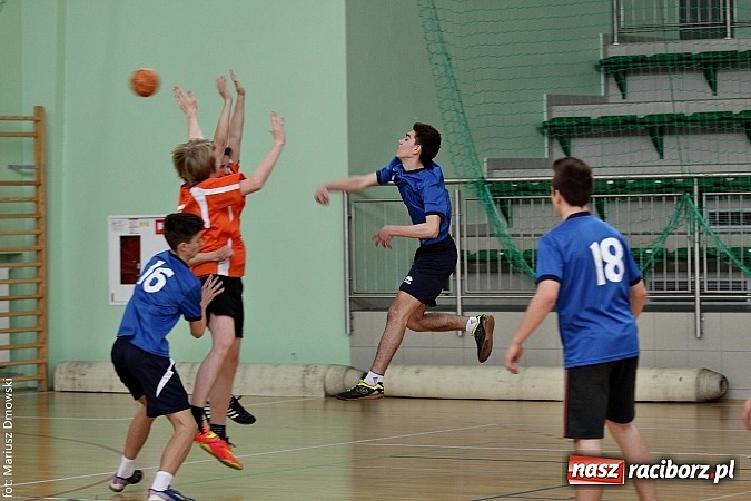 Zdjęcie w galerii na portalu naszraciborz.pl: Gimnazjalne finały piłki ręcznej - zobacz, kto wygrał  wiadomości z regionu