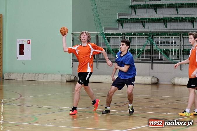 Zdjęcie w galerii na portalu naszraciborz.pl: Gimnazjalne finały piłki ręcznej - zobacz, kto wygrał  wiadomości z regionu