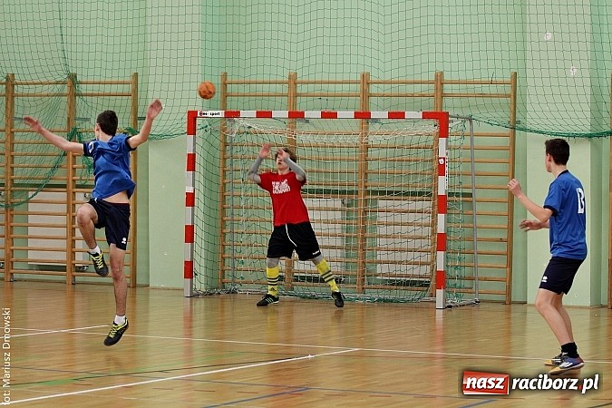 Zdjęcie w galerii na portalu naszraciborz.pl: Gimnazjalne finały piłki ręcznej - zobacz, kto wygrał  wiadomości z regionu