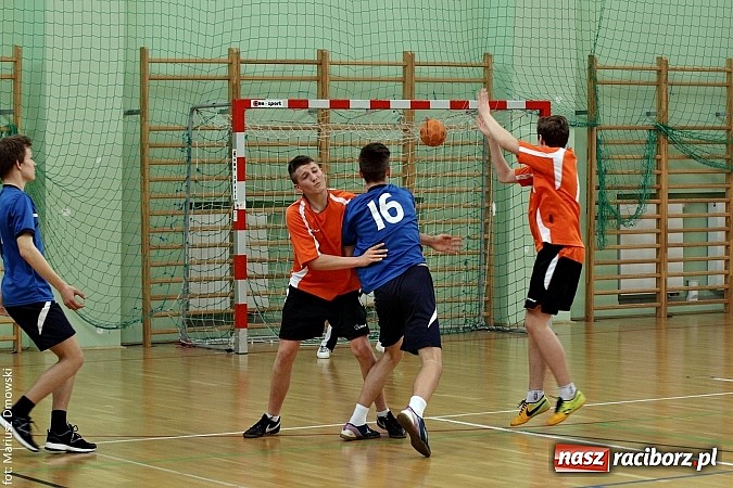 Zdjęcie w galerii na portalu naszraciborz.pl: Gimnazjalne finały piłki ręcznej - zobacz, kto wygrał  wiadomości z regionu