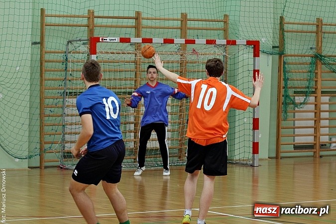 Zdjęcie w galerii na portalu naszraciborz.pl: Gimnazjalne finały piłki ręcznej - zobacz, kto wygrał  wiadomości z regionu