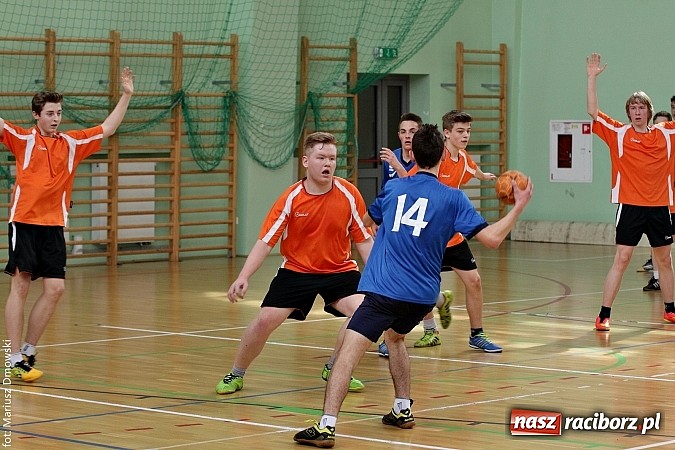 Zdjęcie w galerii na portalu naszraciborz.pl: Gimnazjalne finały piłki ręcznej - zobacz, kto wygrał  wiadomości z regionu