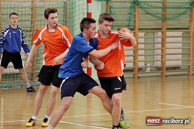 Zdjęcie w galerii na portalu naszraciborz.pl: Gimnazjalne finały piłki ręcznej - zobacz, kto wygrał  wiadomości z regionu