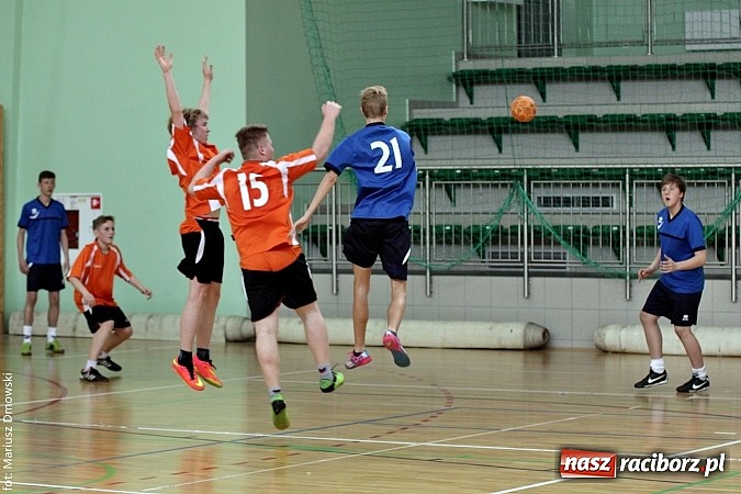 Zdjęcie w galerii na portalu naszraciborz.pl: Gimnazjalne finały piłki ręcznej - zobacz, kto wygrał  wiadomości z regionu