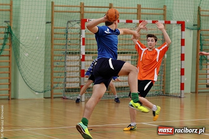 Zdjęcie w galerii na portalu naszraciborz.pl: Gimnazjalne finały piłki ręcznej - zobacz, kto wygrał  wiadomości z regionu