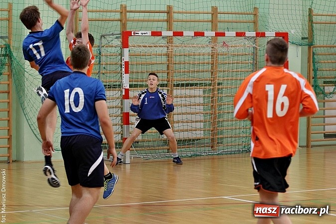 Zdjęcie w galerii na portalu naszraciborz.pl: Gimnazjalne finały piłki ręcznej - zobacz, kto wygrał  wiadomości z regionu