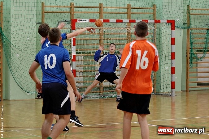 Zdjęcie w galerii na portalu naszraciborz.pl: Gimnazjalne finały piłki ręcznej - zobacz, kto wygrał  wiadomości z regionu