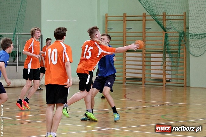 Zdjęcie w galerii na portalu naszraciborz.pl: Gimnazjalne finały piłki ręcznej - zobacz, kto wygrał  wiadomości z regionu