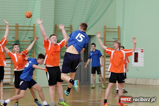 Zdjęcie w galerii na portalu naszraciborz.pl: Gimnazjalne finały piłki ręcznej - zobacz, kto wygrał  wiadomości z regionu
