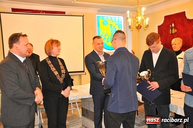 Zdjęcie w galerii na portalu naszraciborz.pl: W Kuźni Raciborskiej wybrali najlepszych sportowców wiadomości z regionu