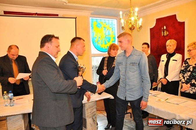 Zdjęcie w galerii na portalu naszraciborz.pl: W Kuźni Raciborskiej wybrali najlepszych sportowców wiadomości z regionu