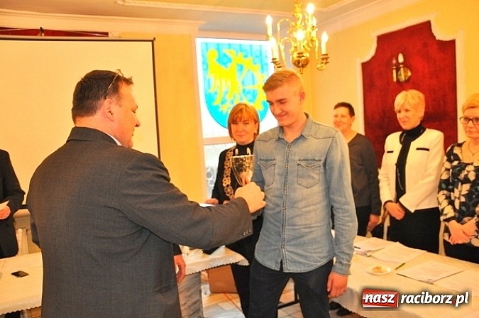 Zdjęcie w galerii na portalu naszraciborz.pl: W Kuźni Raciborskiej wybrali najlepszych sportowców wiadomości z regionu