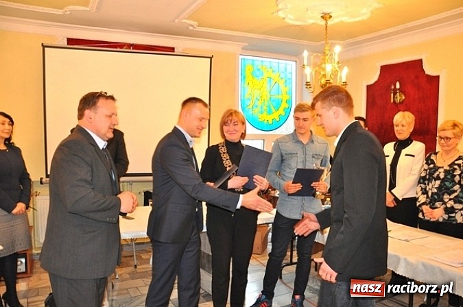 Zdjęcie w galerii na portalu naszraciborz.pl: W Kuźni Raciborskiej wybrali najlepszych sportowców wiadomości z regionu