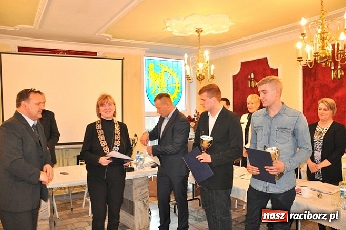 Zdjęcie w galerii na portalu naszraciborz.pl: W Kuźni Raciborskiej wybrali najlepszych sportowców wiadomości z regionu