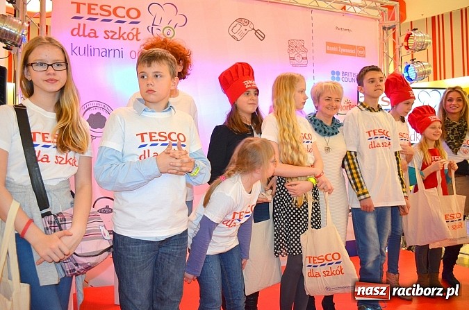 Zdjęcie w galerii na portalu naszraciborz.pl: Filmowcy z SP 1 odebrali gł&oacute;wną nagrodę wartości 20 tys. złotych! wiadomości z regionu