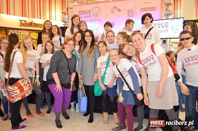 Zdjęcie w galerii na portalu naszraciborz.pl: Filmowcy z SP 1 odebrali gł&oacute;wną nagrodę wartości 20 tys. złotych! wiadomości z regionu