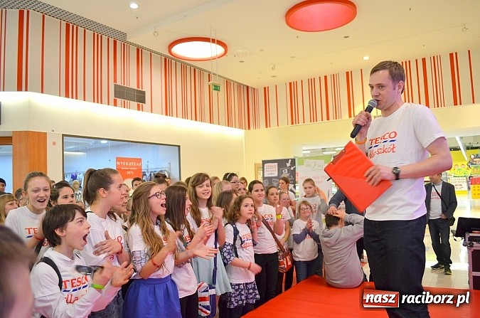 Zdjęcie w galerii na portalu naszraciborz.pl: Filmowcy z SP 1 odebrali gł&oacute;wną nagrodę wartości 20 tys. złotych! wiadomości z regionu