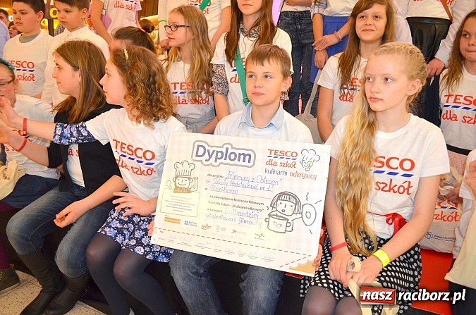 Zdjęcie w galerii na portalu naszraciborz.pl: Filmowcy z SP 1 odebrali gł&oacute;wną nagrodę wartości 20 tys. złotych! wiadomości z regionu