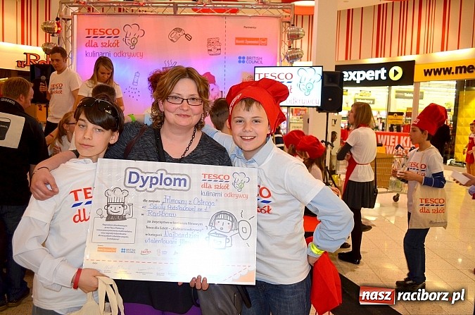 Zdjęcie w galerii na portalu naszraciborz.pl: Filmowcy z SP 1 odebrali gł&oacute;wną nagrodę wartości 20 tys. złotych! wiadomości z regionu