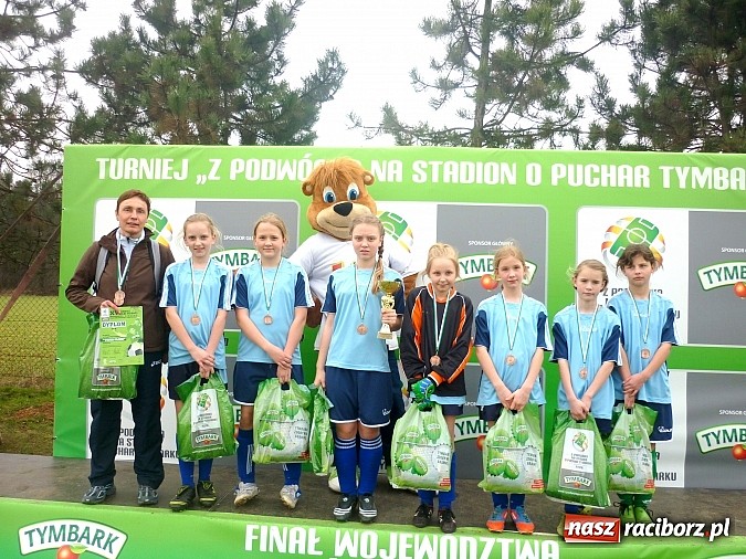 Zdjęcie w galerii na portalu naszraciborz.pl: Starsze piłkarki UKS Pawłów również z brązem! wiadomości z regionu