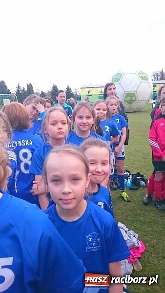 Zdjęcie w galerii na portalu naszraciborz.pl: Starsze piłkarki UKS Pawłów również z brązem! wiadomości z regionu