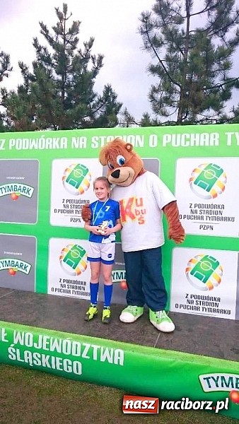 Zdjęcie w galerii na portalu naszraciborz.pl: Starsze piłkarki UKS Pawłów również z brązem! wiadomości z regionu