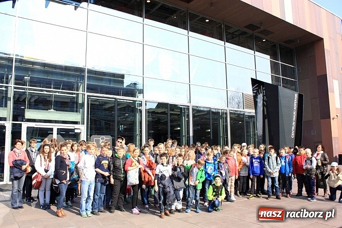 Zdjęcie w galerii na portalu naszraciborz.pl: Uczniowie z Krzanowic zwiedzili Centrum Nauki Kopernik wiadomości z regionu
