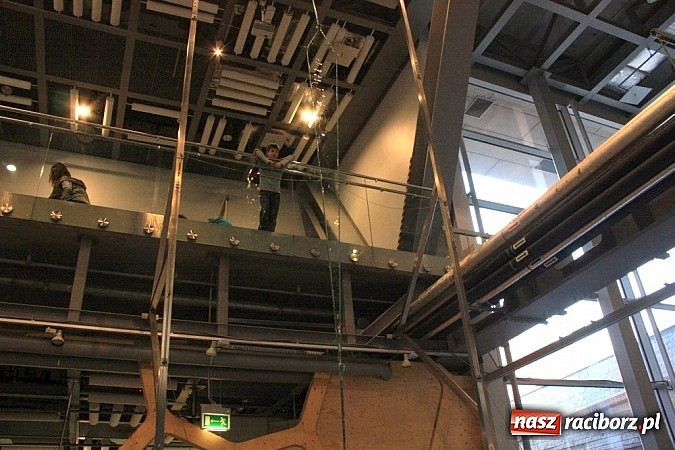 Zdjęcie w galerii na portalu naszraciborz.pl: Uczniowie z Krzanowic zwiedzili Centrum Nauki Kopernik wiadomości z regionu