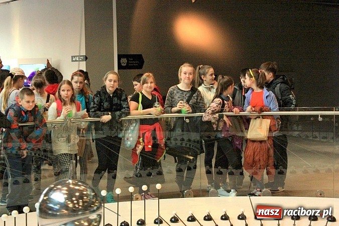 Zdjęcie w galerii na portalu naszraciborz.pl: Uczniowie z Krzanowic zwiedzili Centrum Nauki Kopernik wiadomości z regionu