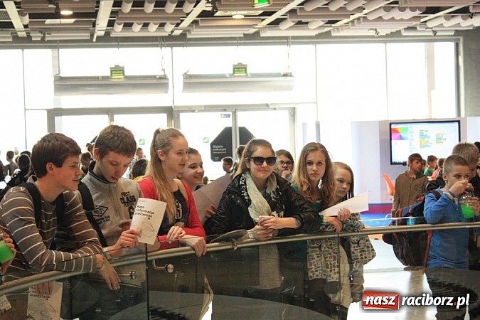Zdjęcie w galerii na portalu naszraciborz.pl: Uczniowie z Krzanowic zwiedzili Centrum Nauki Kopernik wiadomości z regionu