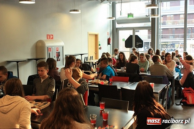 Zdjęcie w galerii na portalu naszraciborz.pl: Uczniowie z Krzanowic zwiedzili Centrum Nauki Kopernik wiadomości z regionu