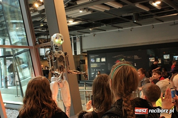 Zdjęcie w galerii na portalu naszraciborz.pl: Uczniowie z Krzanowic zwiedzili Centrum Nauki Kopernik wiadomości z regionu