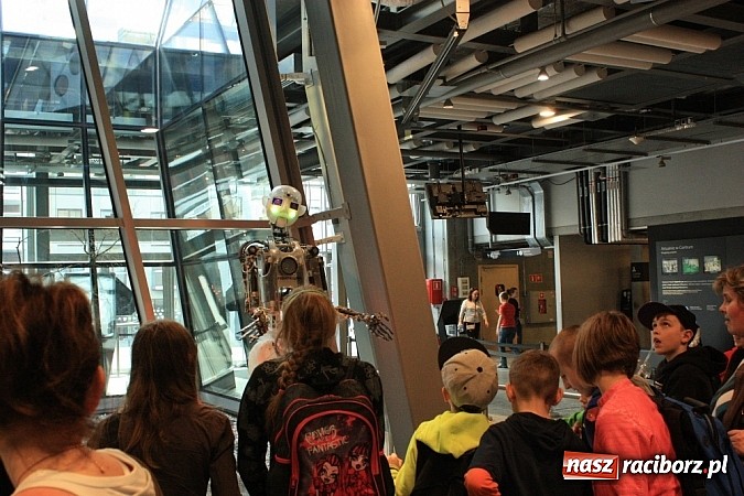 Zdjęcie w galerii na portalu naszraciborz.pl: Uczniowie z Krzanowic zwiedzili Centrum Nauki Kopernik wiadomości z regionu