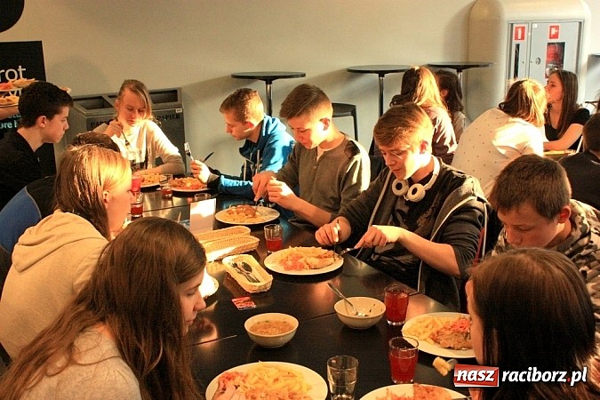 Zdjęcie w galerii na portalu naszraciborz.pl: Uczniowie z Krzanowic zwiedzili Centrum Nauki Kopernik wiadomości z regionu