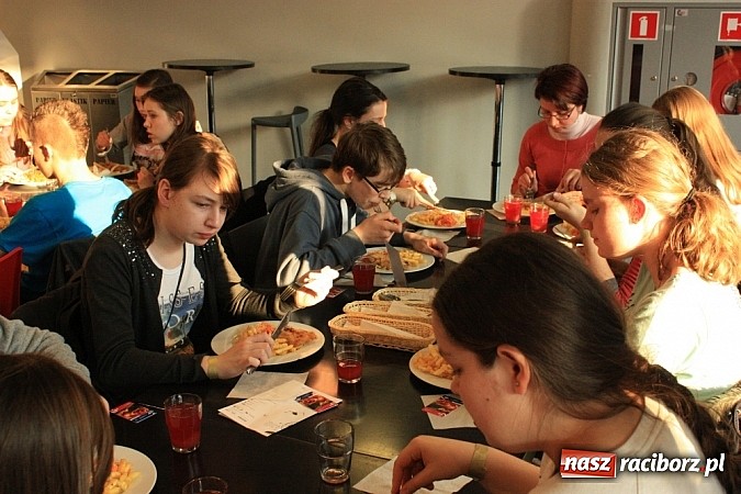 Zdjęcie w galerii na portalu naszraciborz.pl: Uczniowie z Krzanowic zwiedzili Centrum Nauki Kopernik wiadomości z regionu