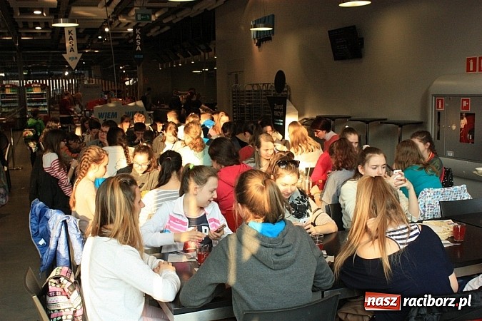 Zdjęcie w galerii na portalu naszraciborz.pl: Uczniowie z Krzanowic zwiedzili Centrum Nauki Kopernik wiadomości z regionu