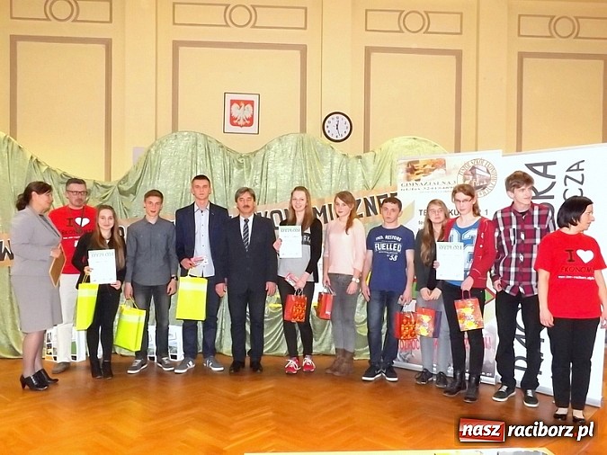 Zdjęcie w galerii na portalu naszraciborz.pl: Pierwszy raz w historii Powiatowy Konkurs Wiedzy Ekonomicznej wygrały dwie drużyny! wiadomości z regionu