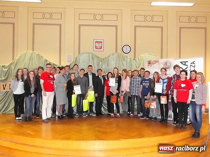 Zdjęcie w galerii na portalu naszraciborz.pl: Pierwszy raz w historii Powiatowy Konkurs Wiedzy Ekonomicznej wygrały dwie drużyny! wiadomości z regionu